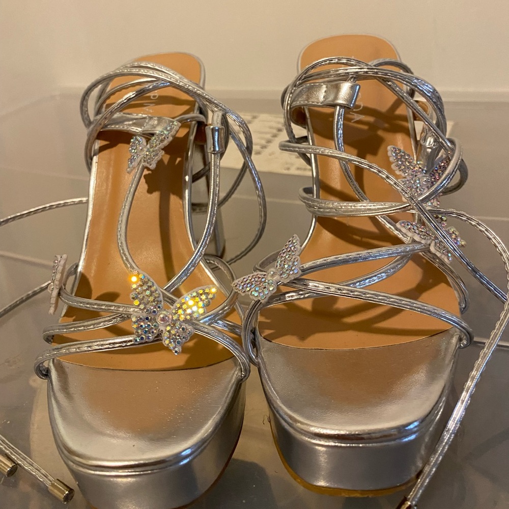 Butterfly wedge heels